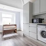 Modern Cotham House #2 By Prescott