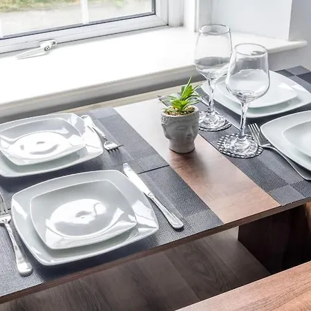 公寓 Modern Cotham House #2 By Prescott 布里斯托