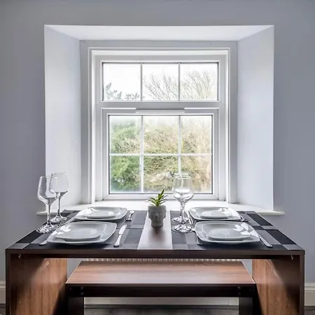 公寓 Modern Cotham House #2 By Prescott 布里斯托