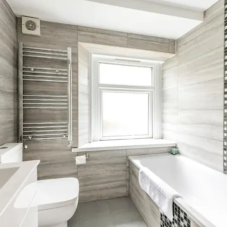 Modern Cotham House #2 By Prescott 布里斯托