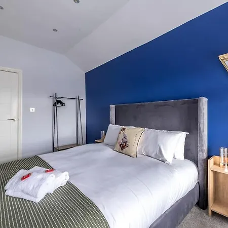 Modern Cotham House #2 By Prescott Bristol