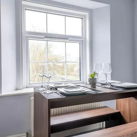 公寓 Modern Cotham House #2 By Prescott 布里斯托