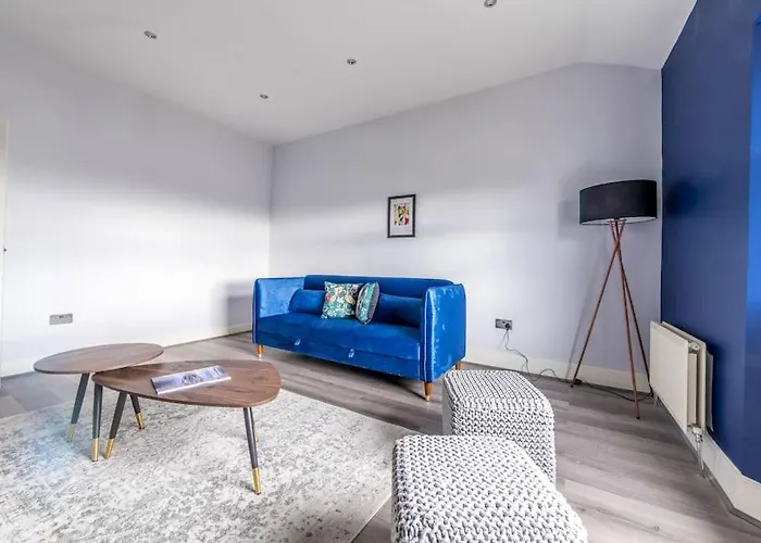 Modern Cotham House #2 By Prescott 아파트 *