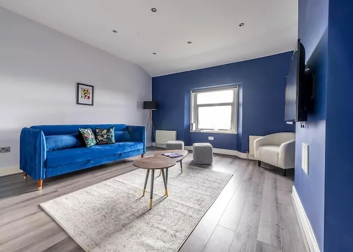 Modern Cotham House #2 By Prescott Apartment