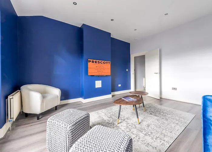 Modern Cotham House #2 By Prescott * 브리스틀