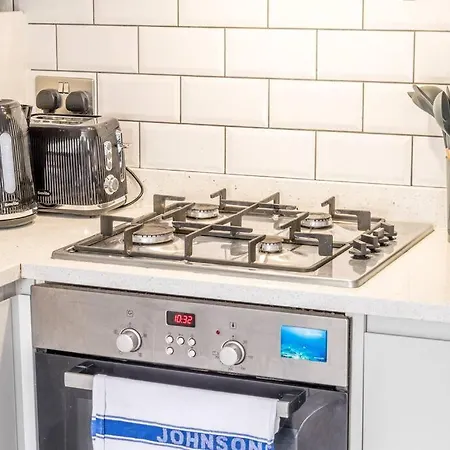 Modern Cotham House #2 By Prescott Бристоль