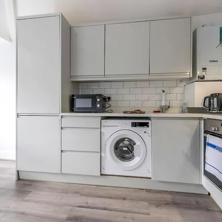 Modern Cotham House #2 By Prescott